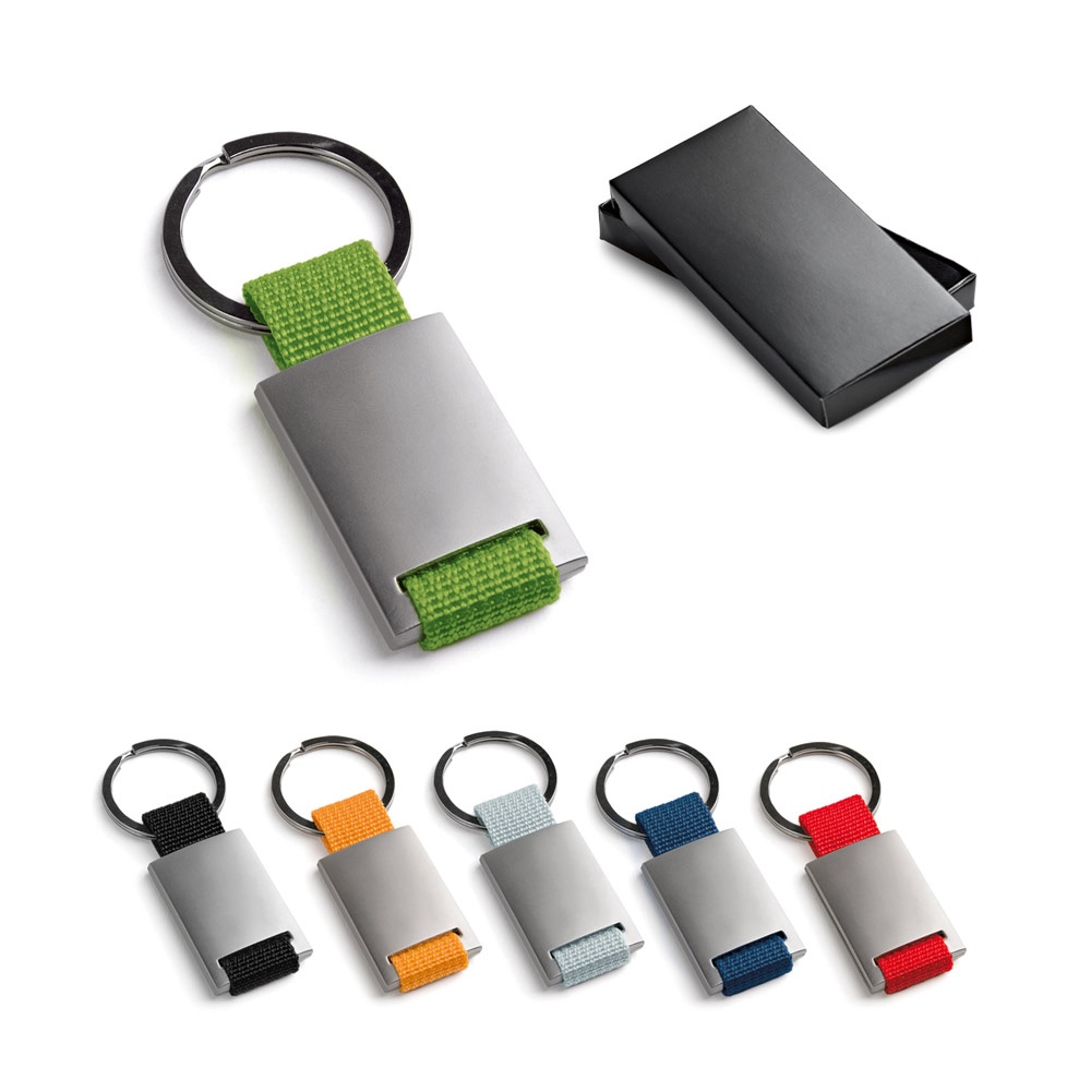 GRIPITCH. Llavero de metal con cincha