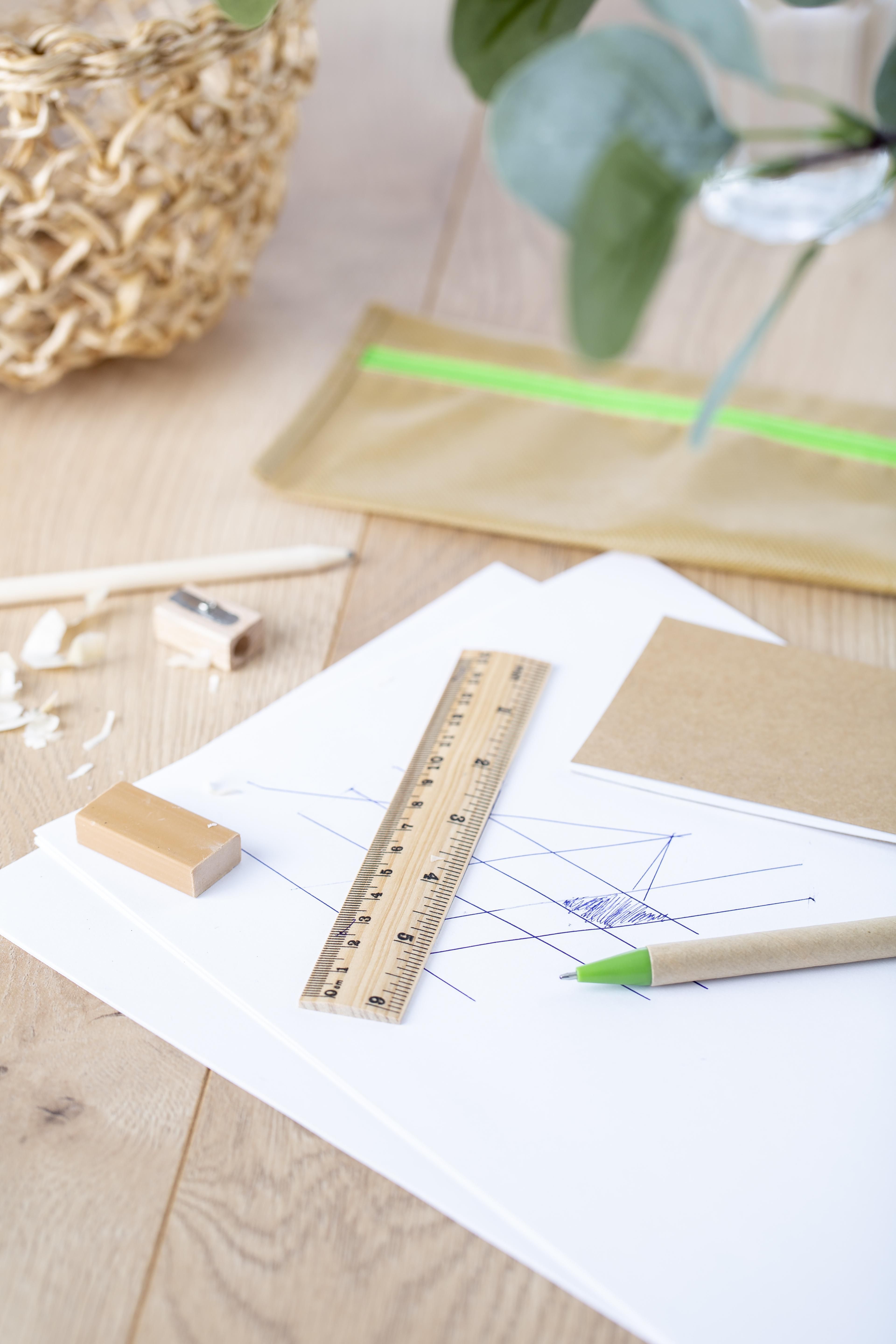 Estuche de nonwoven con set de escritura Bilal