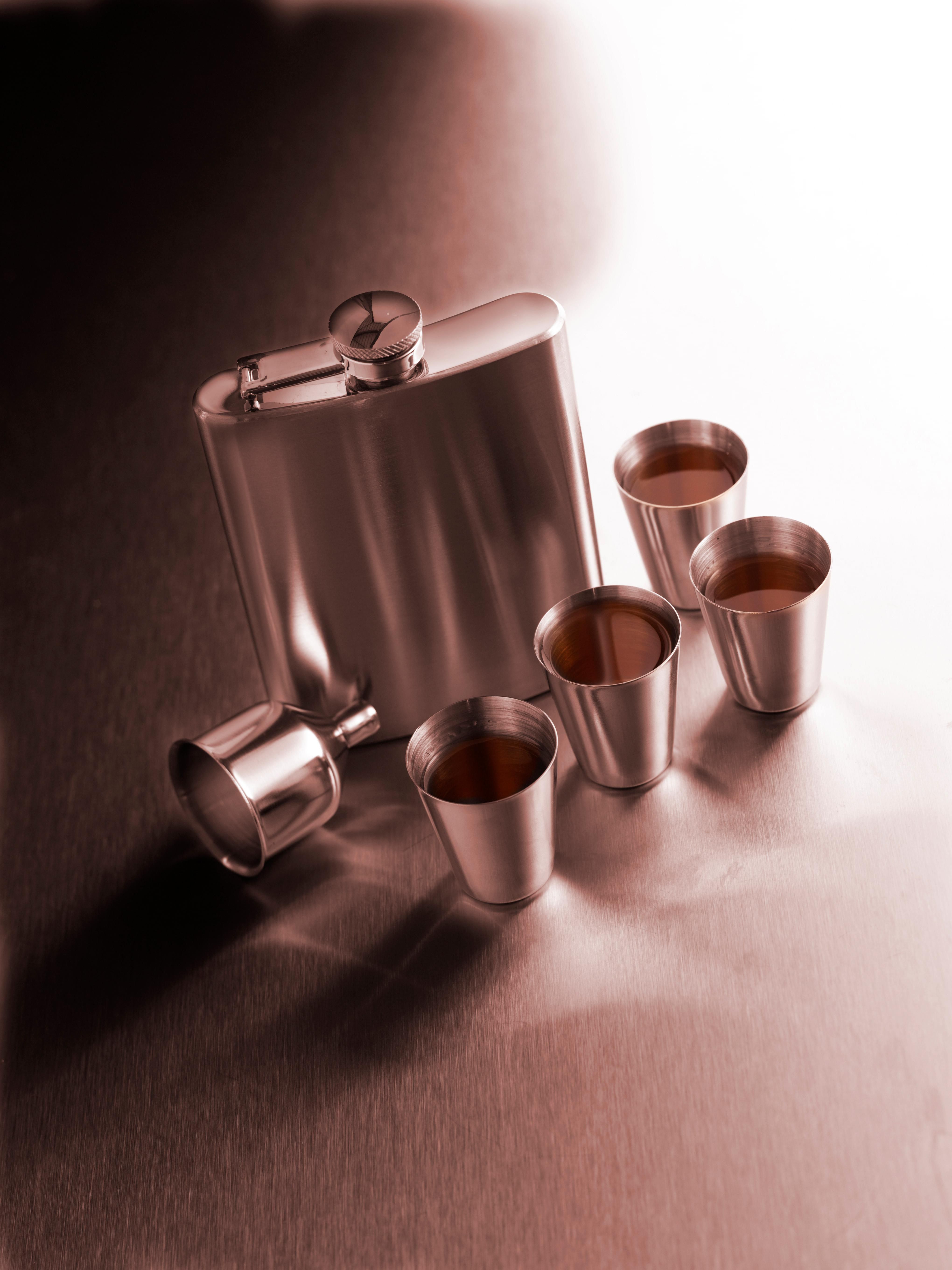 Set con petaca de acero inox. Brittany