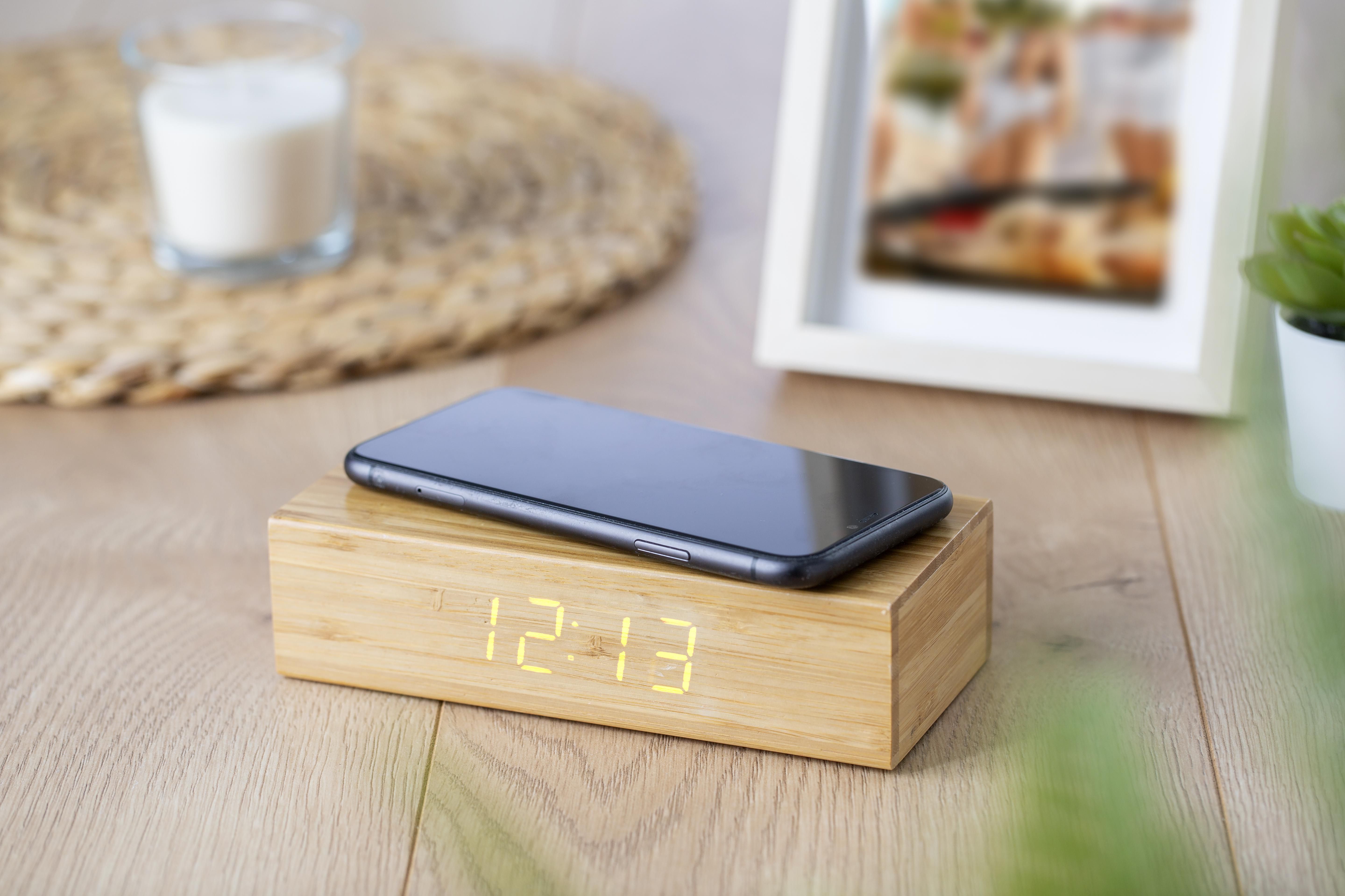 Cargador inalámbrico de bambú con reloj Rosie