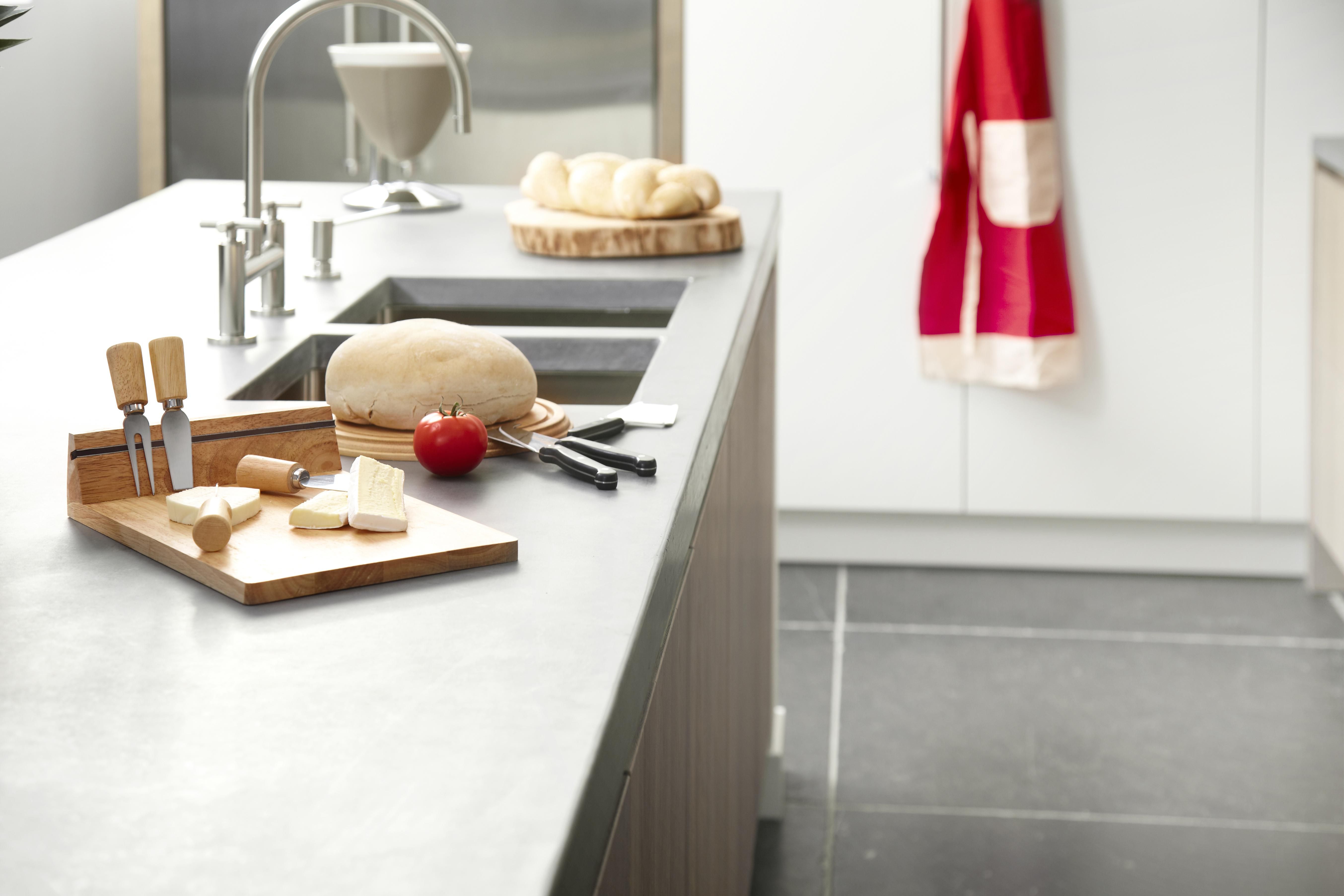 Tabla de madera para quesos Arlo