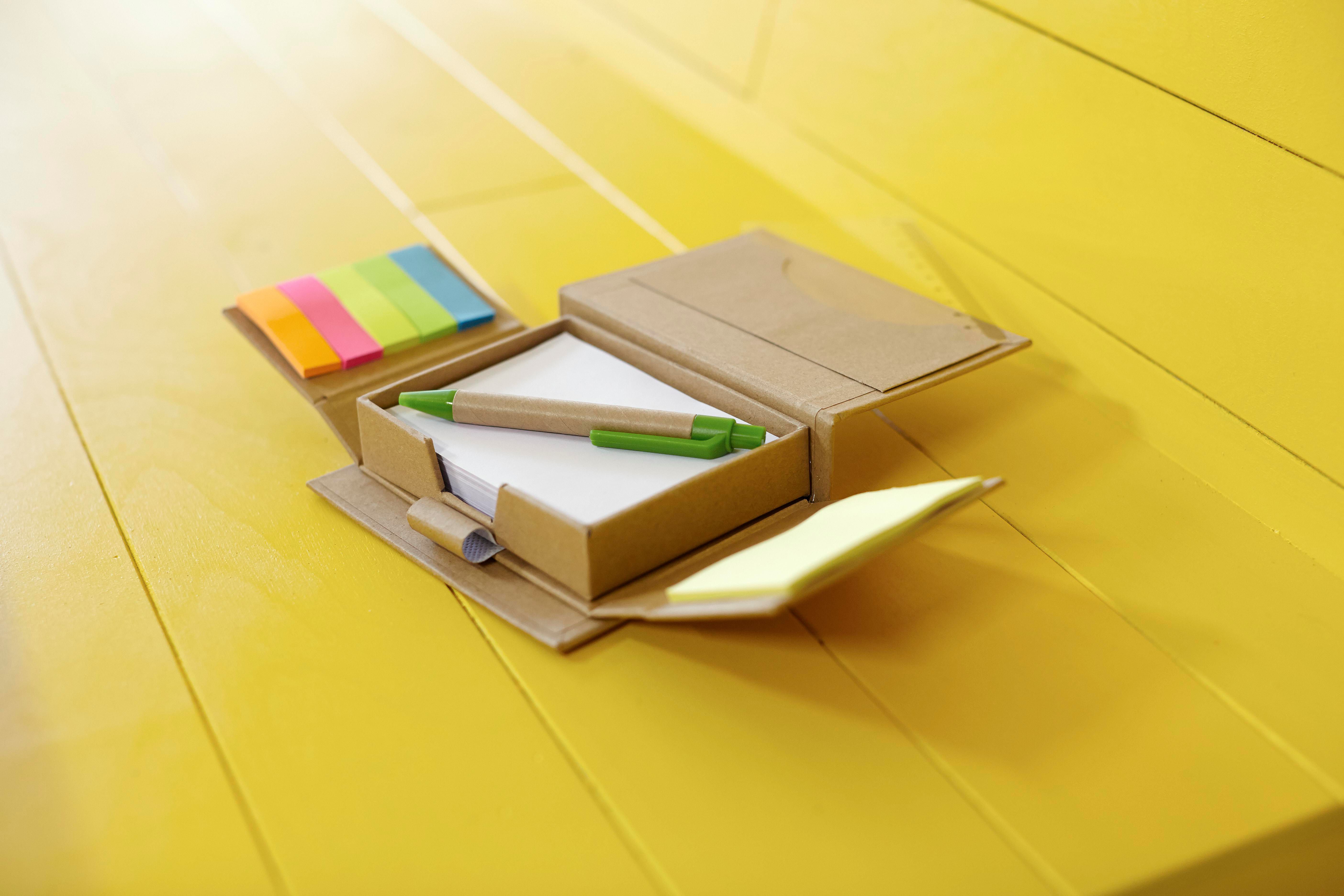 Porta memos de cartón Glenn