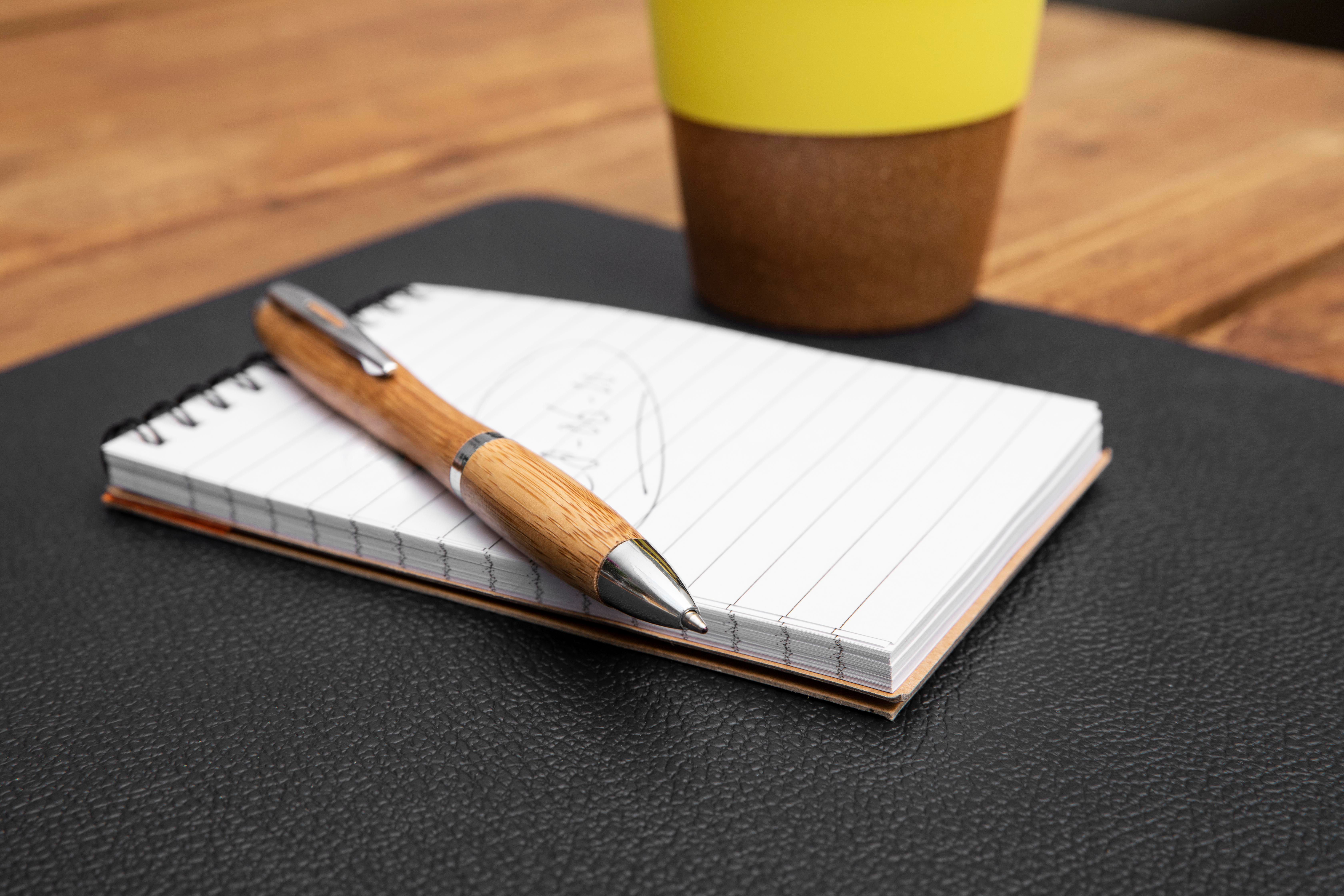 Bolígrafo de bambú Carson